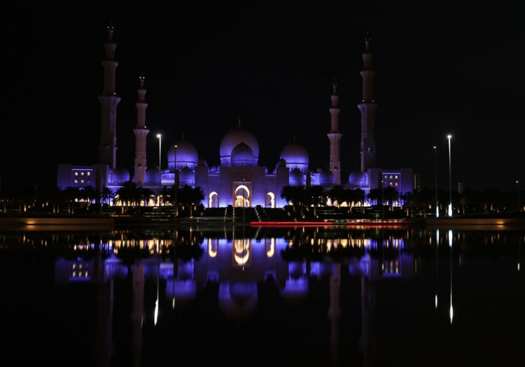 abudhabi120904