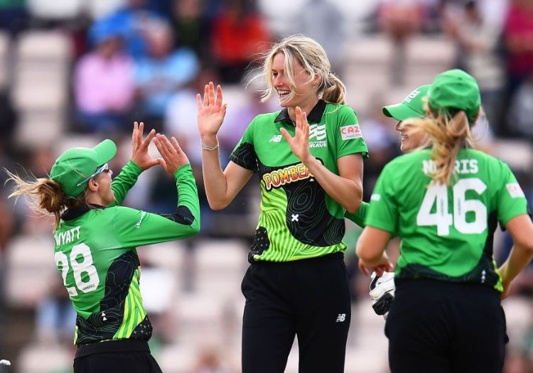 Women s Ashes 2021 22 Lauren Bell added to England squad for Test