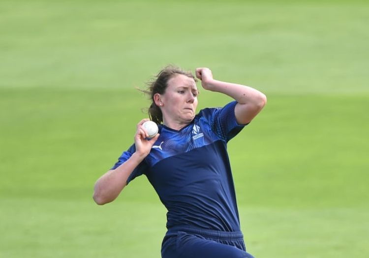 bethlangston27082101