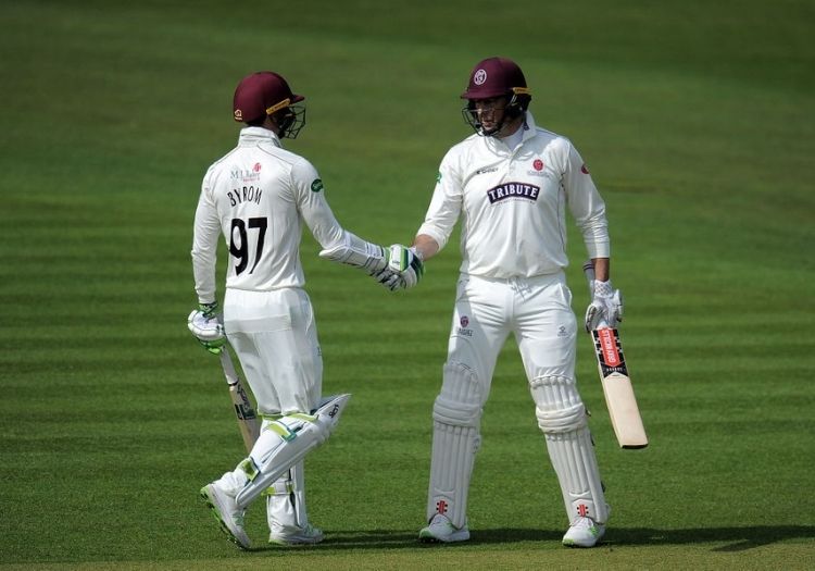 byrometrescothick240901-min