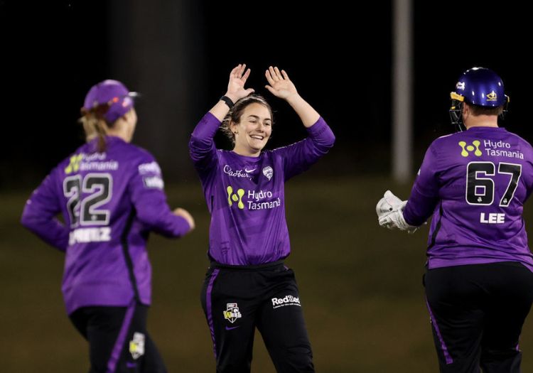 Sydney Thunder Lose Again In WBBL Against Hobart Hurricanes | The Cricketer