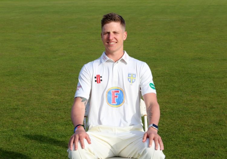 Brydon Carse Runs Through Middlesex To Boost Durham's Promotion Chances ...