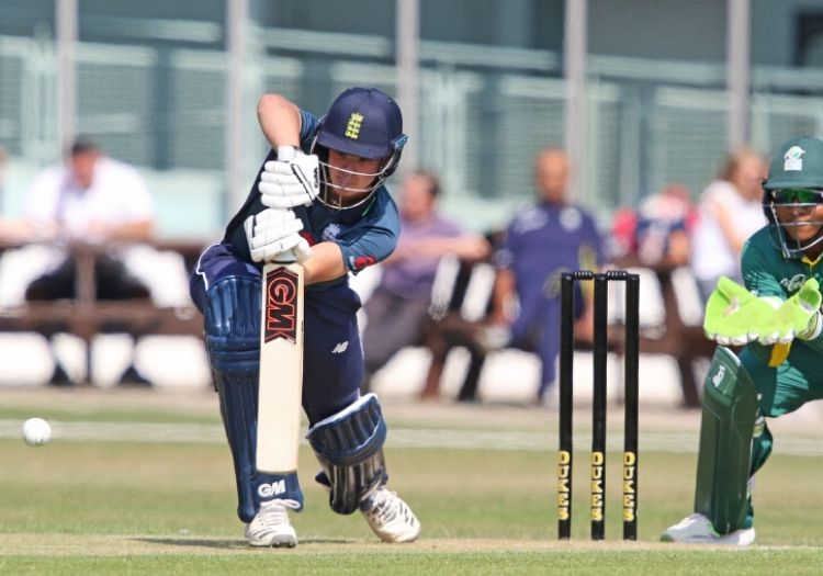 charlesworth290504-min