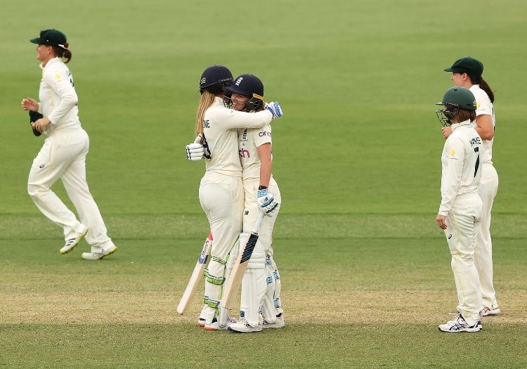 Women's Test Cricket: More Of It, Please 