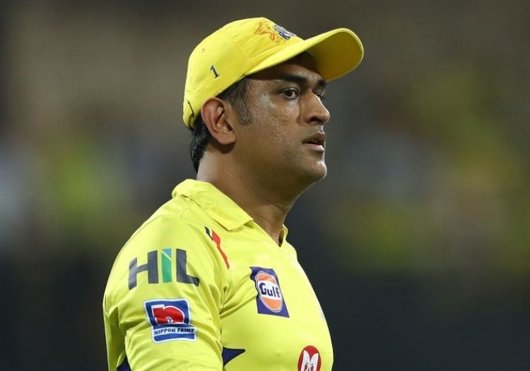 dhoni16042101