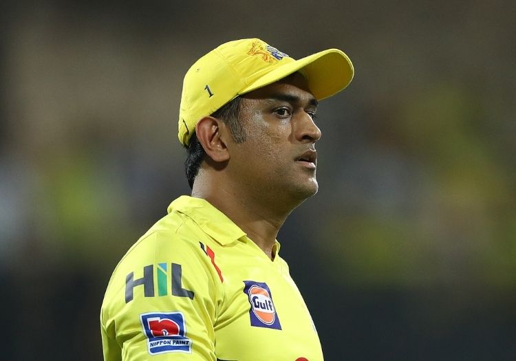 dhoni240401