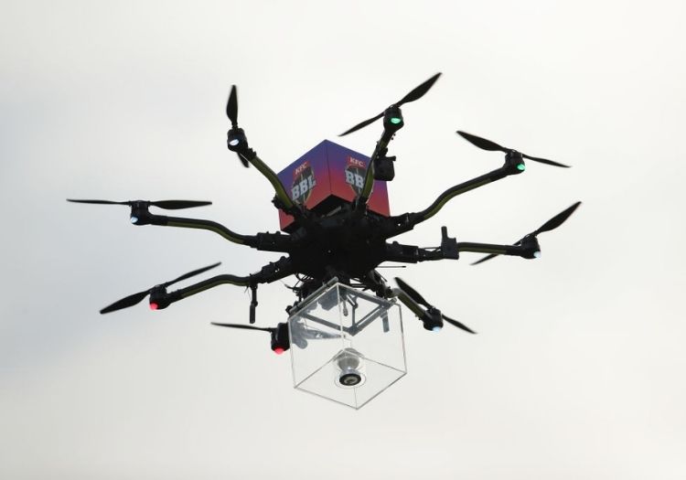dronebbl101201-min