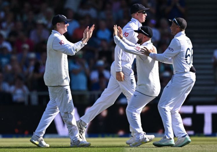 englandcele070701-min