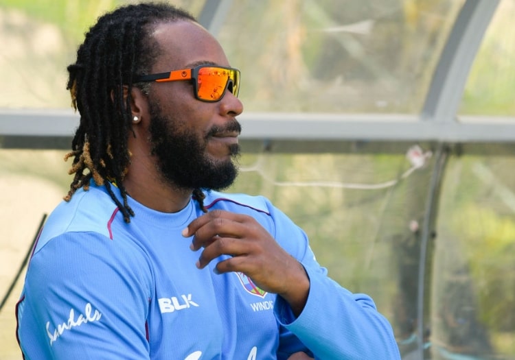 Chris Gayle turns up in different colours - Sport - DAWN.COM