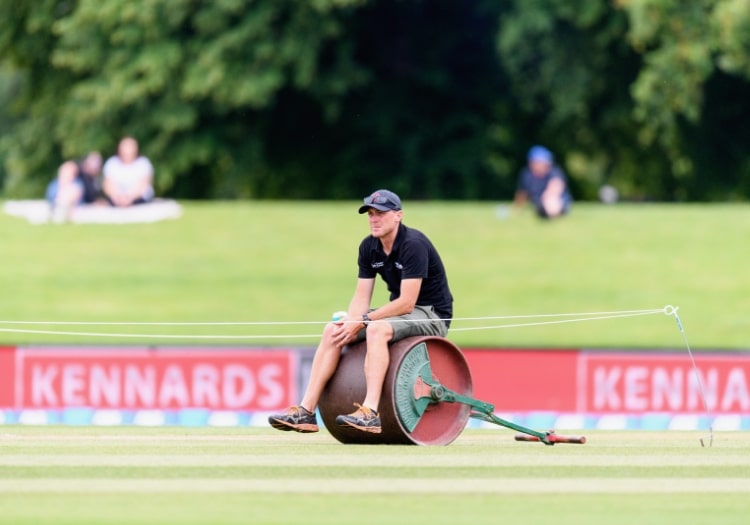 groundsman190301-min