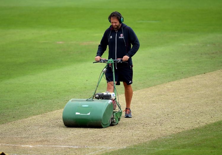 groundsman200801-min