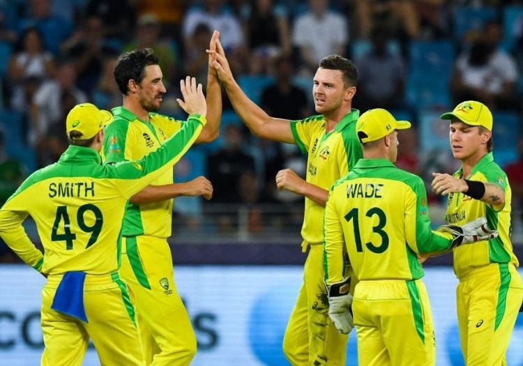 hazlewoodj141101-min