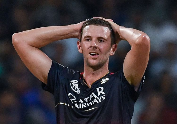 hazlewoodj280501-min