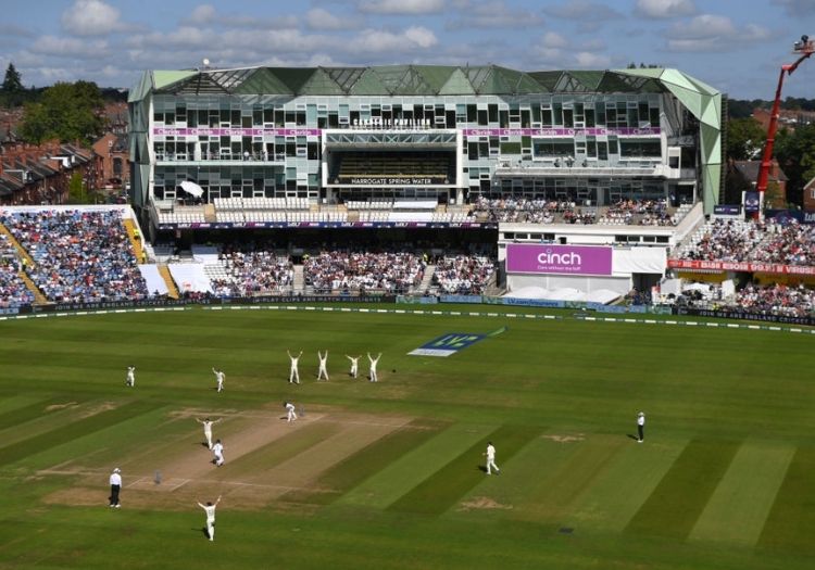 Azeem Rafiq calls for Yorkshire to be allowed to stage international