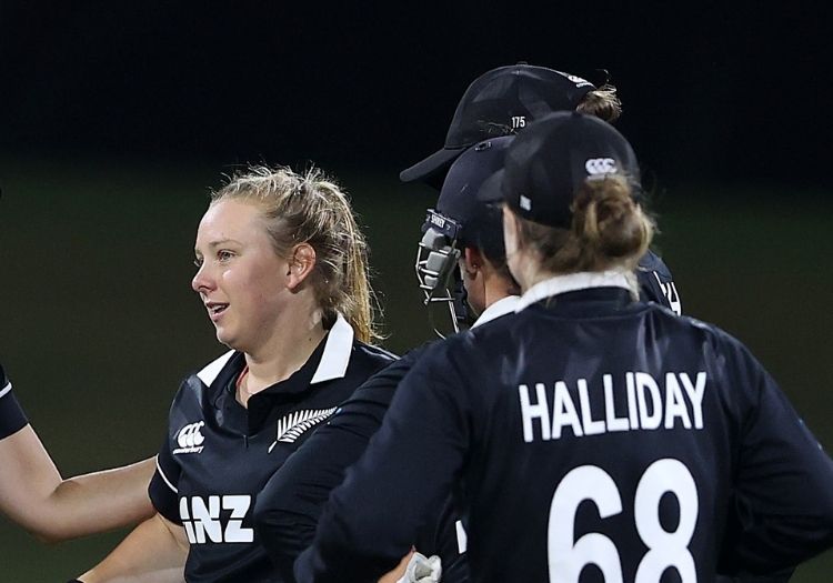 Northern Diamonds sign New Zealand spinner Leigh Kasperek for regional