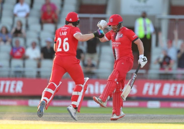 Lancashire's Tom Bailey, Luke Wells & George Bell sign one-year