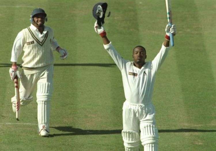 laraceleagain060601-min