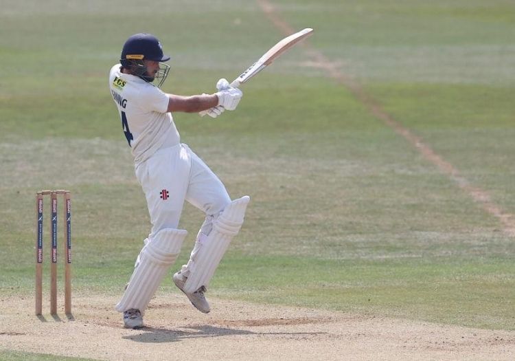 leaning140802-min_(2)