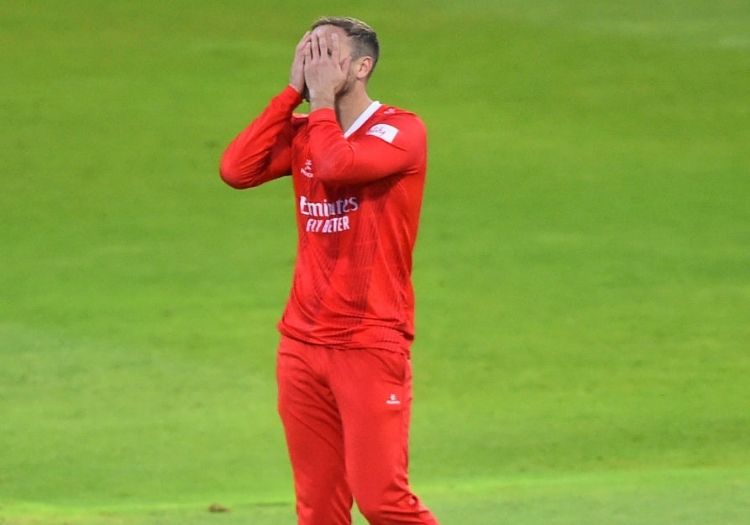 livingstonel041001-min