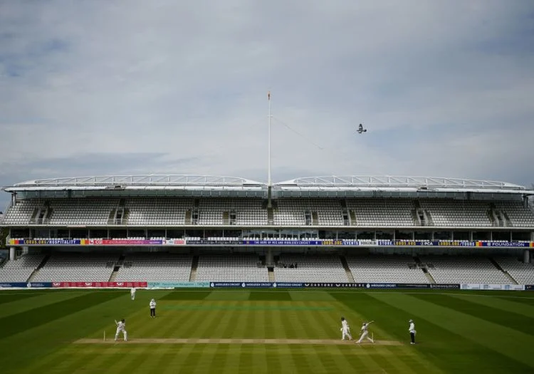 lords020502