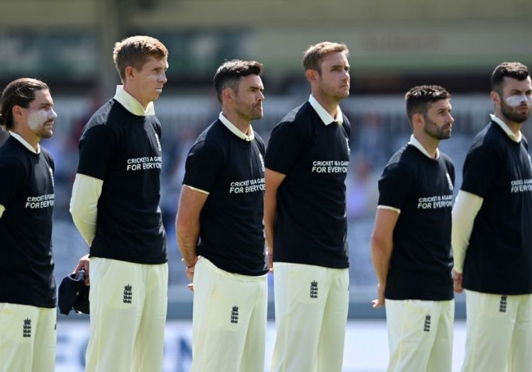 momentofunity060601-min