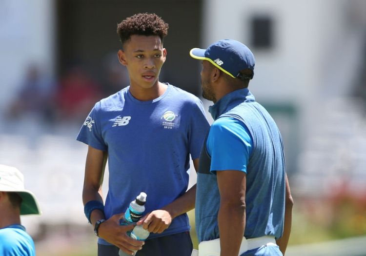ntini081103-min