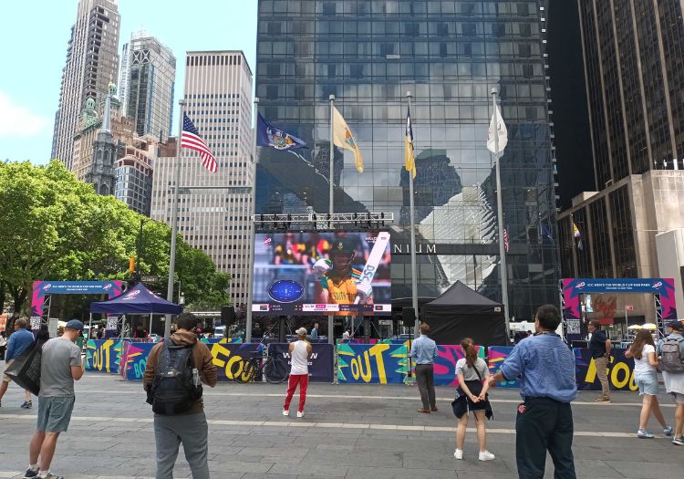 nycfanzone100601-min