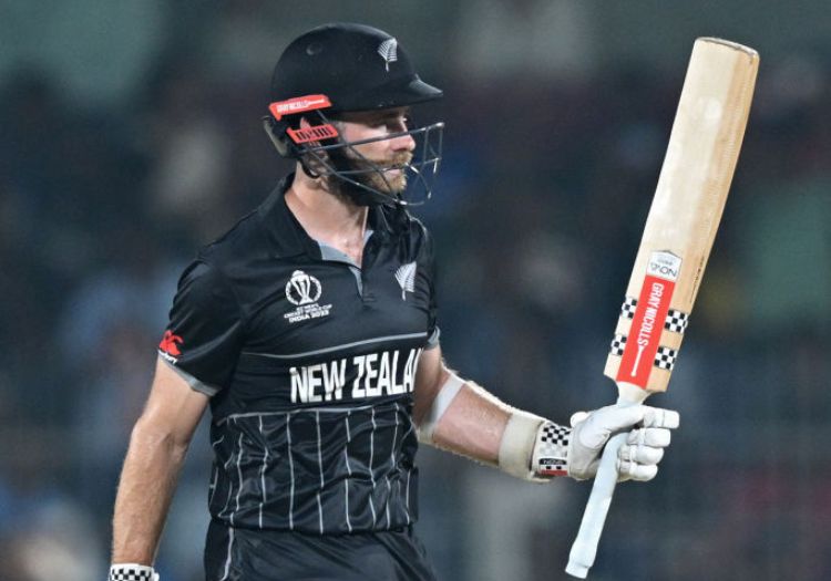 NZ captain Kane Williamson fractures thumb but will stay at Cricket World  Cup