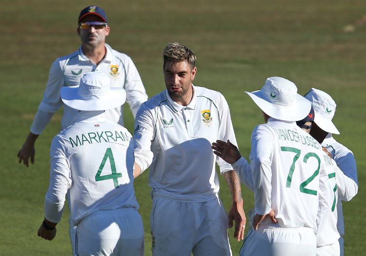 Duanne Olivier returns as South Africa name squad for India Tests