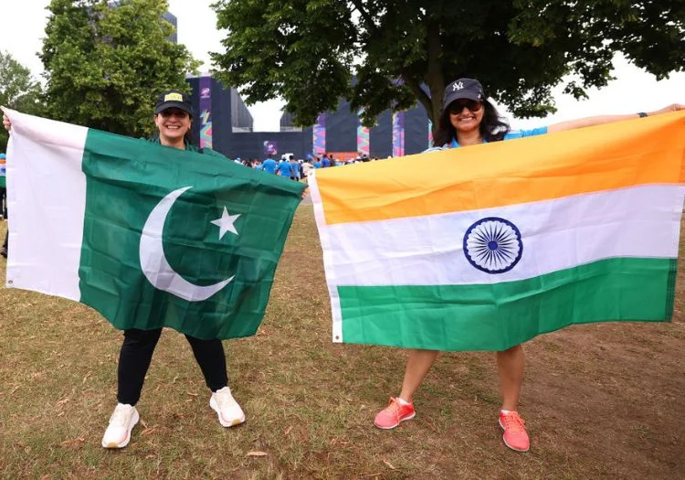 pakistanindiaflags140201