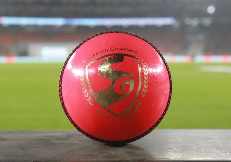 pinkball030301-min