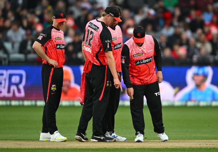 Melbourne Renegades V Perth Scorchers Abandoned Due To Unsafe Pitch ...