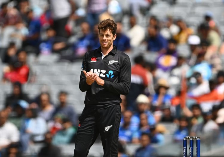 County Cricket: New Zealand's Mitchell Santner Agrees Worcestershire ...