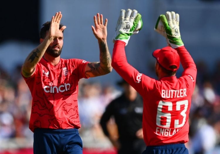 topleyrbuttler100701-min