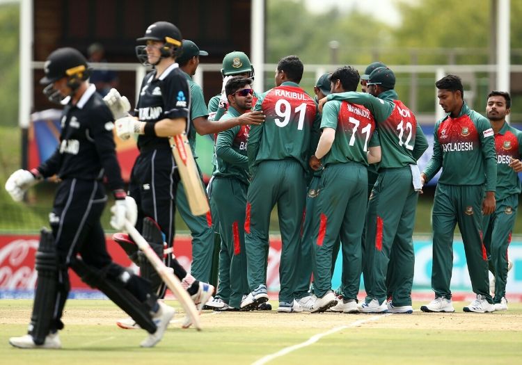 shakib al hasan kneeling