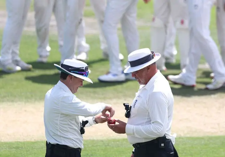 umpireskookaburra010803