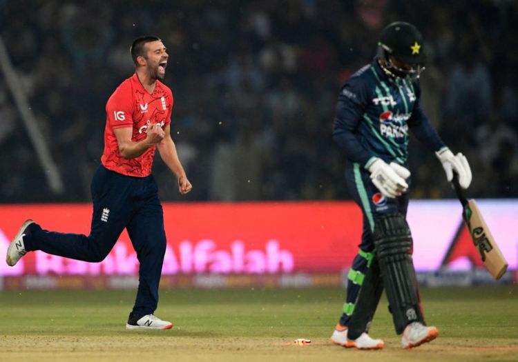 Pakistan v England, 5th T20I: Mark Wood and an ominous sign in victory ...